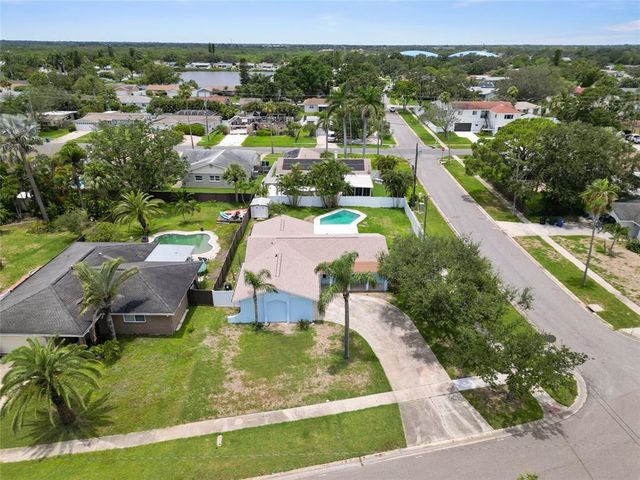 5830 VENETIAN BOULEVARD NE, St Petersburg, FL 33703