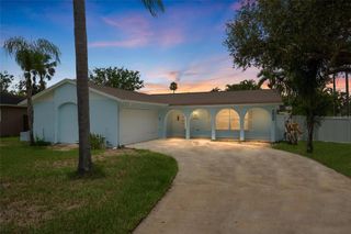 5830 VENETIAN BOULEVARD NE, St Petersburg, FL 33703