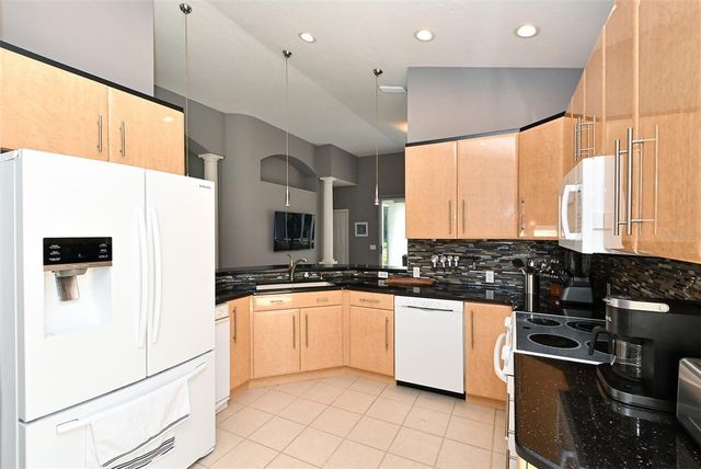 7131 KENSINGTON COURT, University Park, FL 34201