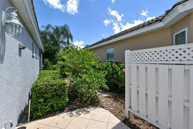 7131 KENSINGTON COURT, University Park, FL 34201