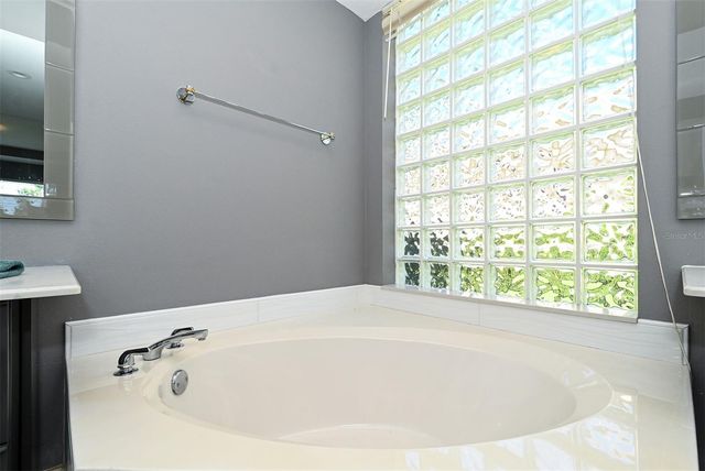 7131 KENSINGTON COURT, University Park, FL 34201