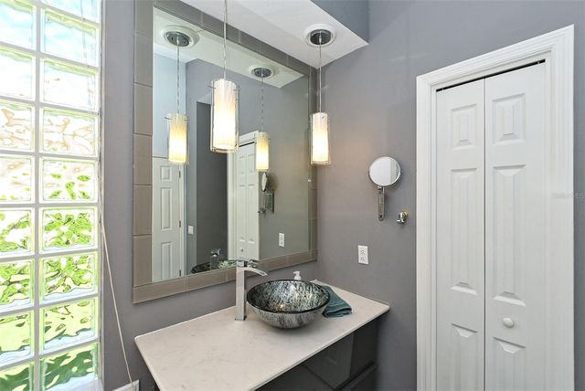 7131 KENSINGTON COURT, University Park, FL 34201