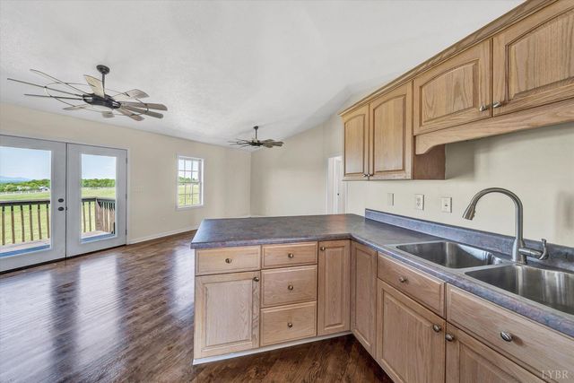 1147 Hickory Cove Lane, Moneta, VA 24121