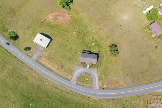 1147 Hickory Cove Lane, Moneta, VA 24121