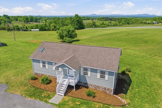 1147 Hickory Cove Lane, Moneta, VA 24121