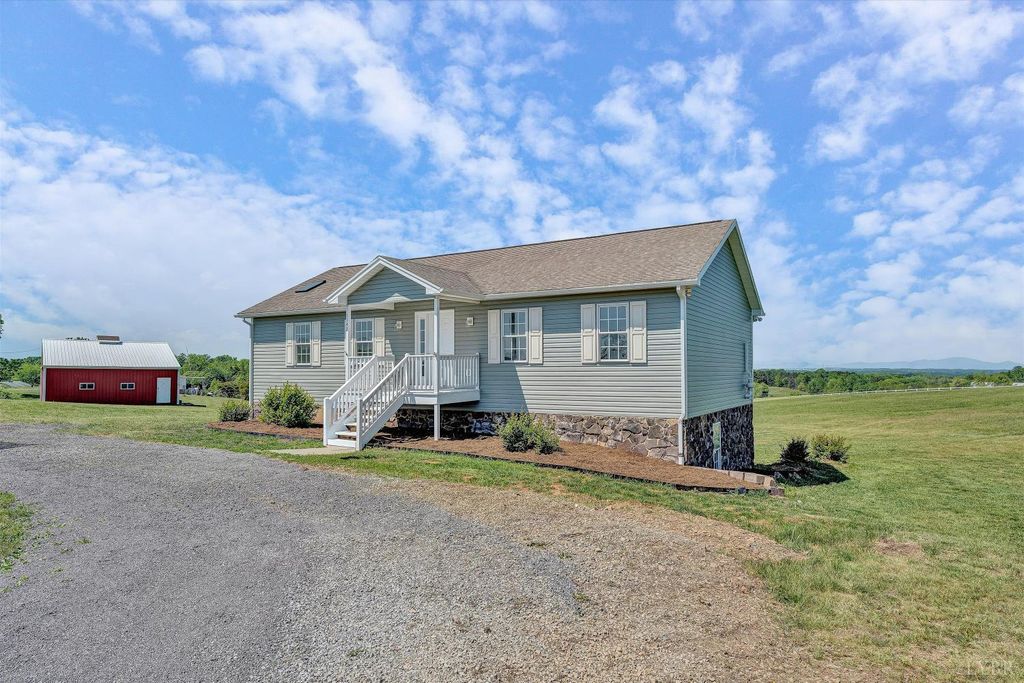 1147 Hickory Cove Lane, Moneta, VA 24121