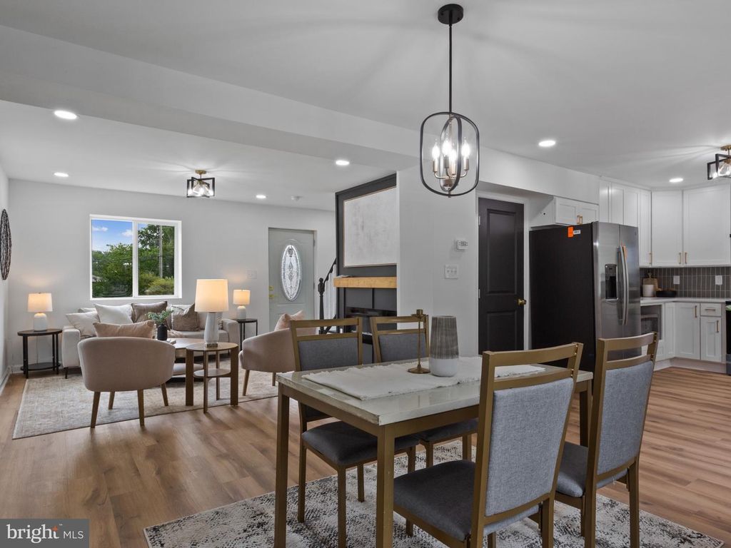 Image 4 of property listing at 2811 LAKEHURST AVE, District Heights, MD 20747