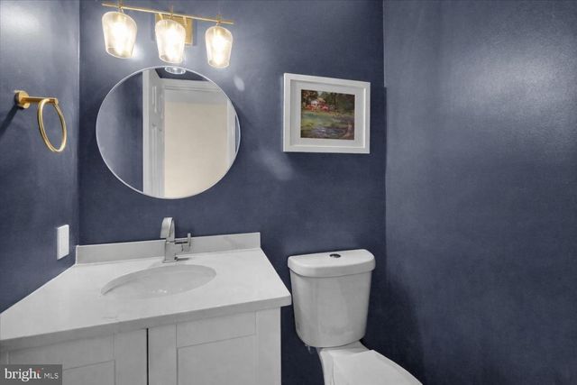 2052 LINCOLN CT, Wyomissing, PA 19610