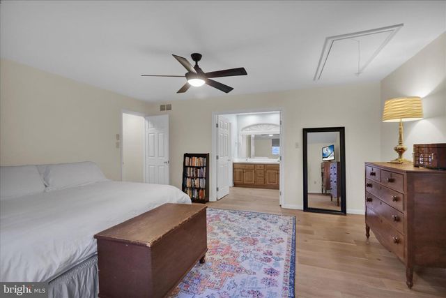 2052 LINCOLN CT, Wyomissing, PA 19610