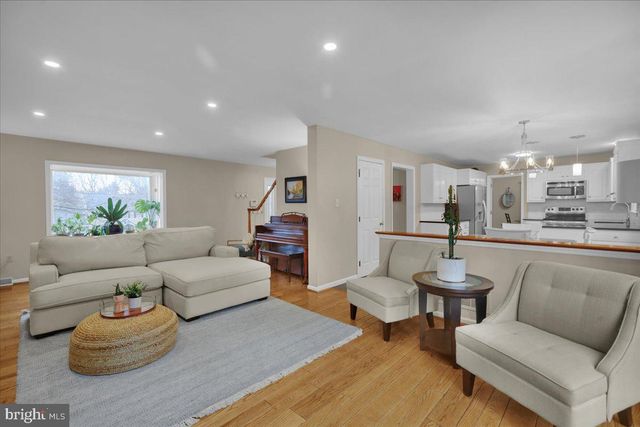 2052 LINCOLN CT, Wyomissing, PA 19610