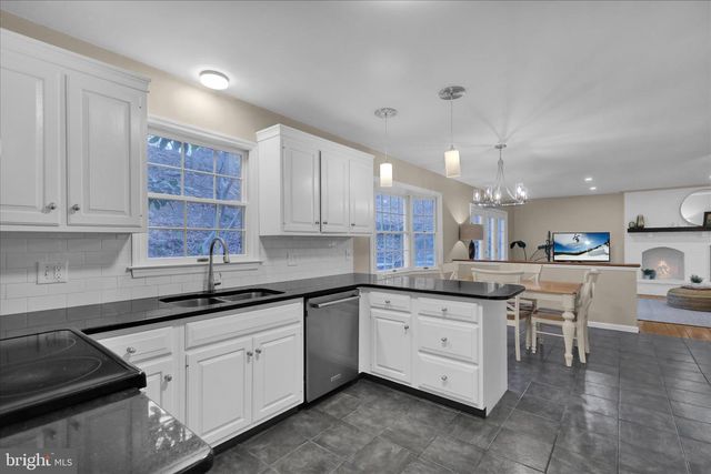 2052 LINCOLN CT, Wyomissing, PA 19610