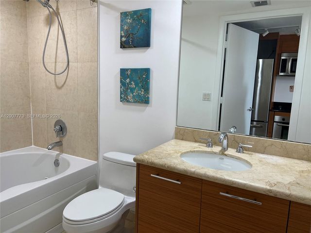 50 Biscayne Blvd 3209, Miami, FL 33132