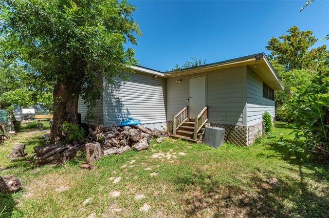 4624 6th Street, Bacliff, TX 77518