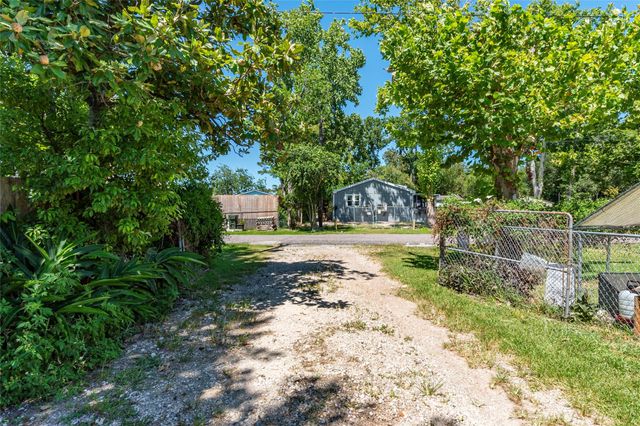 4624 6th Street, Bacliff, TX 77518