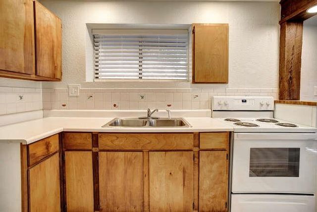 5104 McCormick Mountain DR, Austin, TX 78734