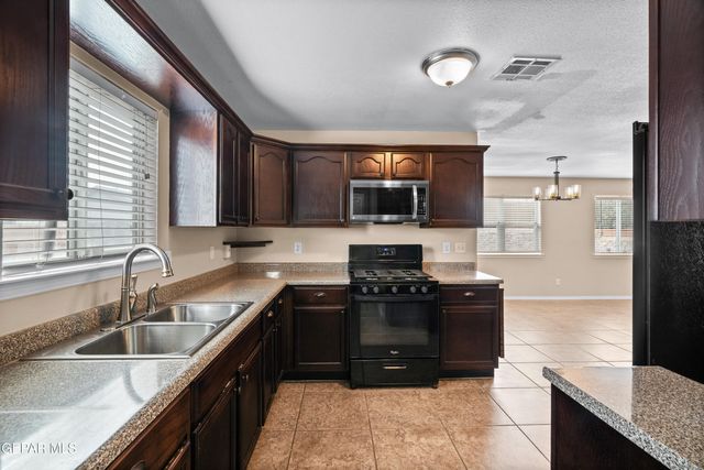 5360 IGNACIO FRIAS Drive, El Paso, TX 79934