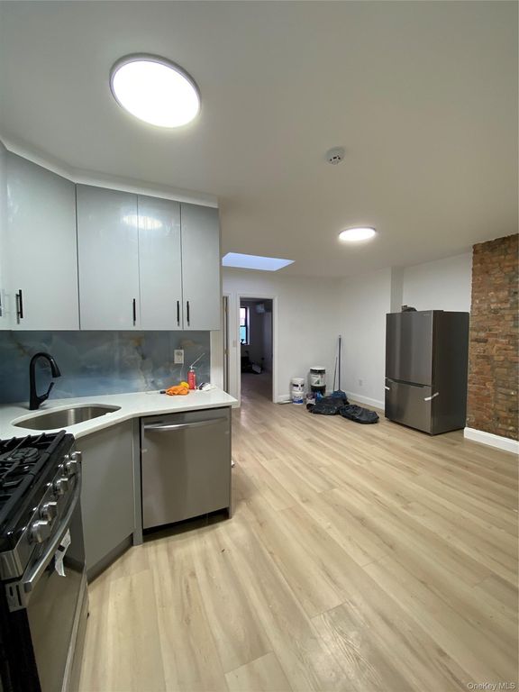 855 Wyckoff Avenue 1, Ridgewood, NY 11385