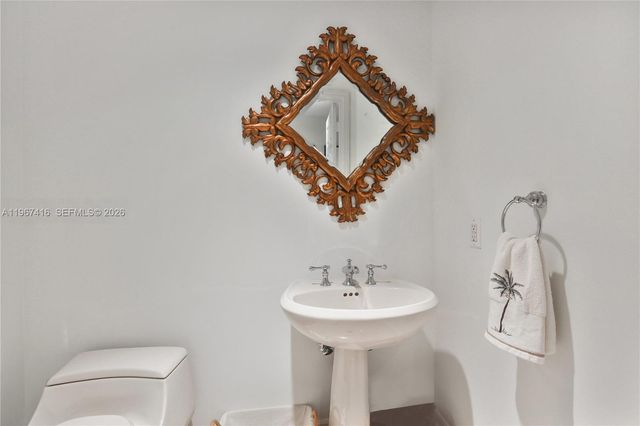 6051 N Ocean Dr 302, Hollywood, FL 33019