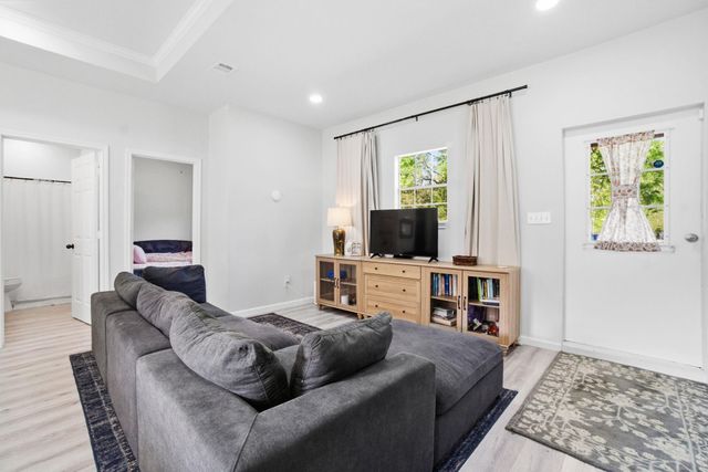 161 Seminole Circle, Onalaska, TX 77360