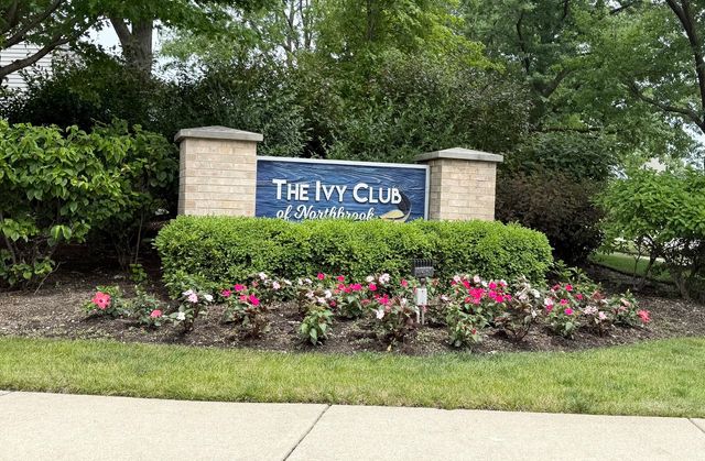 48 Wellesley Circle, Northbrook, IL 60062