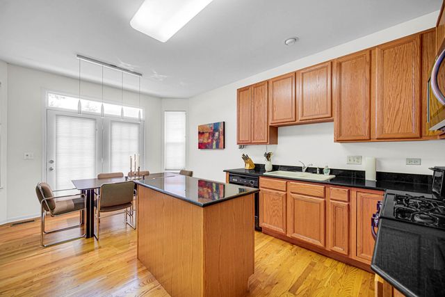 48 Wellesley Circle, Northbrook, IL 60062