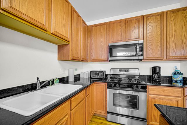 48 Wellesley Circle, Northbrook, IL 60062