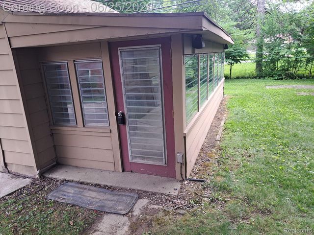 14152 Centralia, Redford Charter Township, MI 48239
