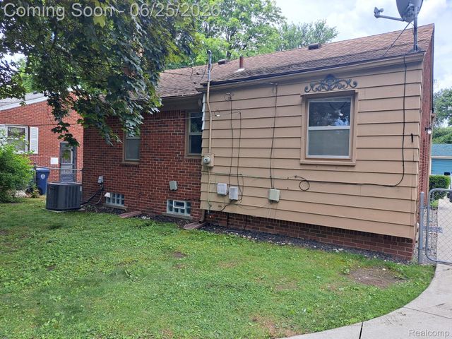 14152 Centralia, Redford Charter Township, MI 48239