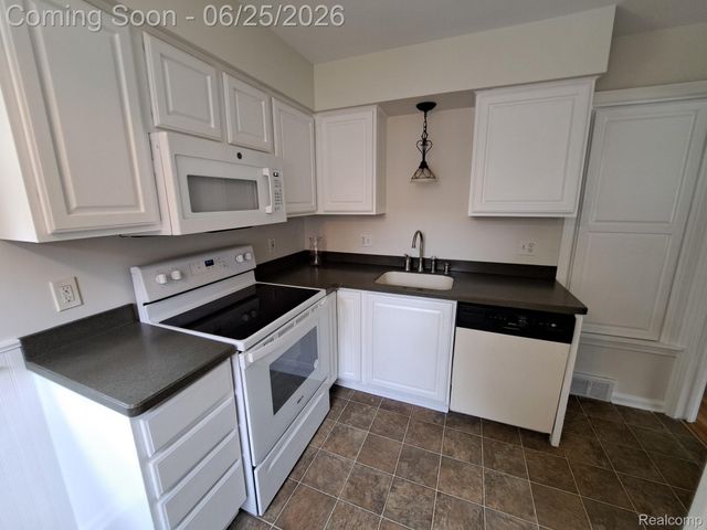14152 Centralia, Redford Charter Township, MI 48239