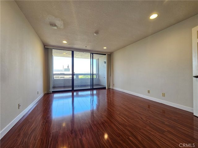 121 S Hope Street 428, Los Angeles, CA 90012