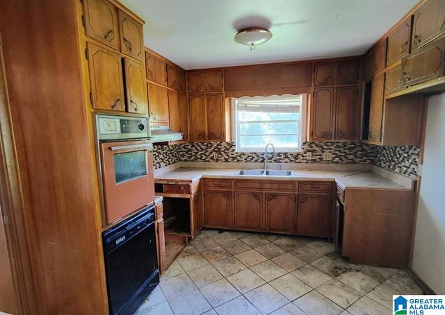 778 HEFLIN AVENUE E, Birmingham, AL 35214
