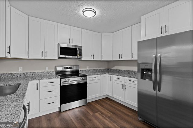 18 Farmington Drive, Temple, GA 30179