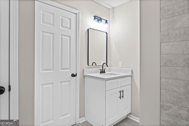 18 Farmington Drive, Temple, GA 30179