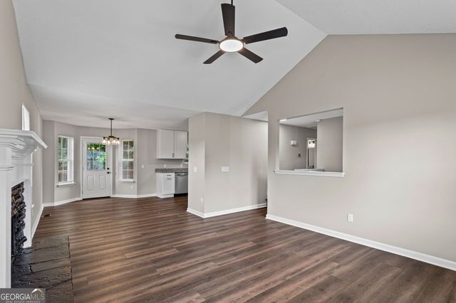 18 Farmington Drive, Temple, GA 30179