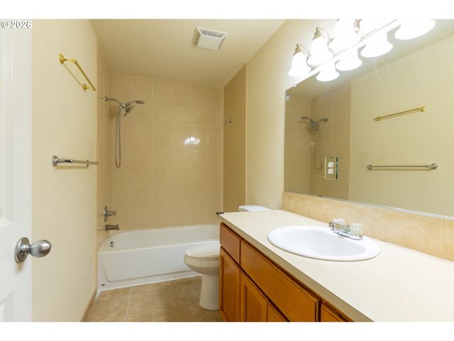 10538 Se HOLGATE Blvd, Portland, OR 97266