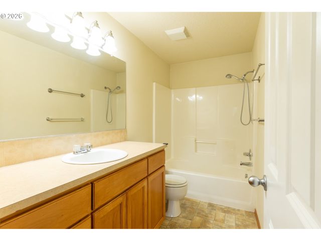 10538 Se HOLGATE Blvd, Portland, OR 97266