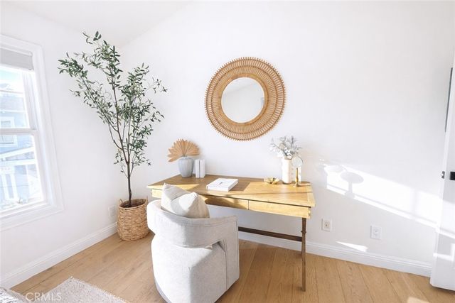 213 Aviation Place, Manhattan Beach, CA 90266