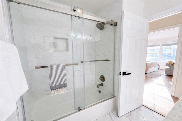 213 Aviation Place, Manhattan Beach, CA 90266