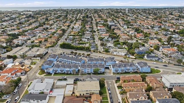 213 Aviation Place, Manhattan Beach, CA 90266