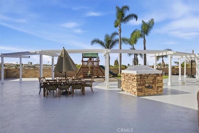 213 Aviation Place, Manhattan Beach, CA 90266