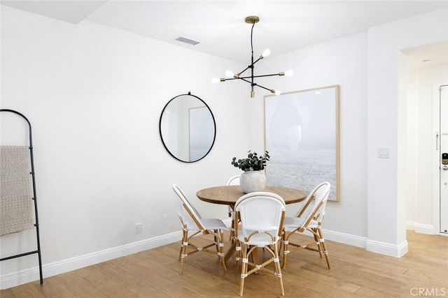 213 Aviation Place, Manhattan Beach, CA 90266