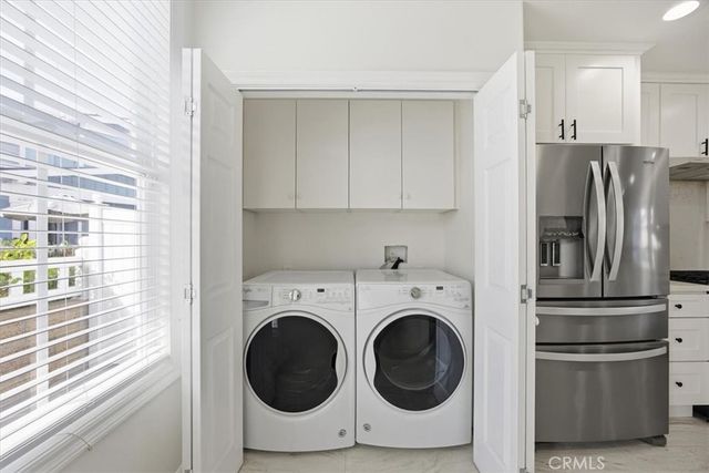 213 Aviation Place, Manhattan Beach, CA 90266