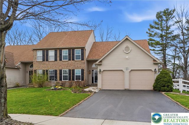2001 Rolling Meadow Drive, Lower Macungie Twp, PA 18062