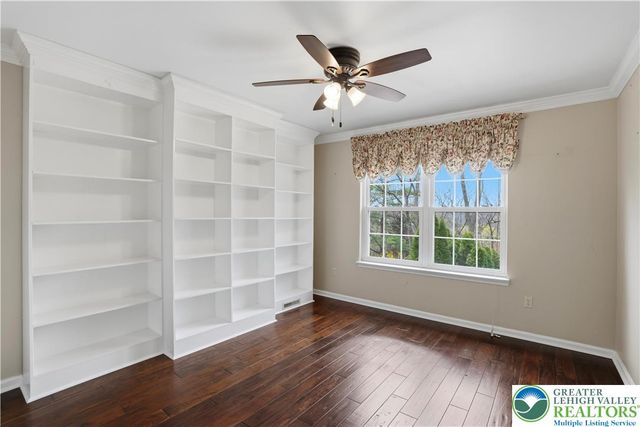 2001 Rolling Meadow Drive, Lower Macungie Twp, PA 18062