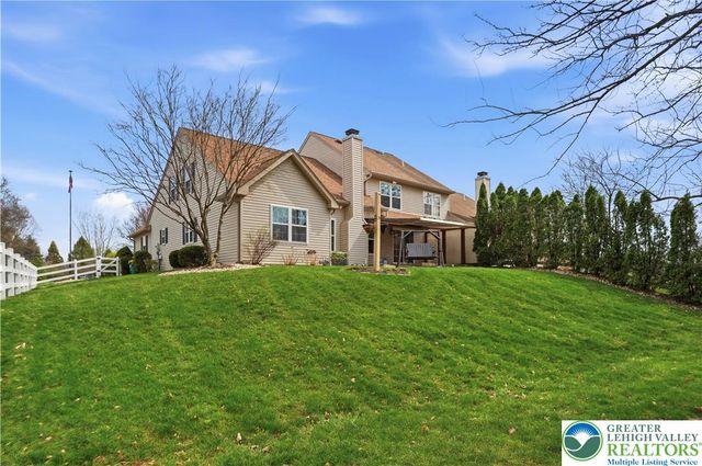 2001 Rolling Meadow Drive, Lower Macungie Twp, PA 18062