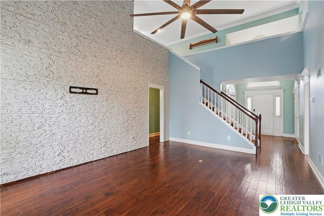 2001 Rolling Meadow Drive, Lower Macungie Twp, PA 18062