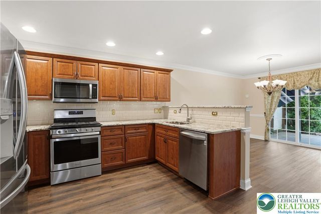 2001 Rolling Meadow Drive, Lower Macungie Twp, PA 18062