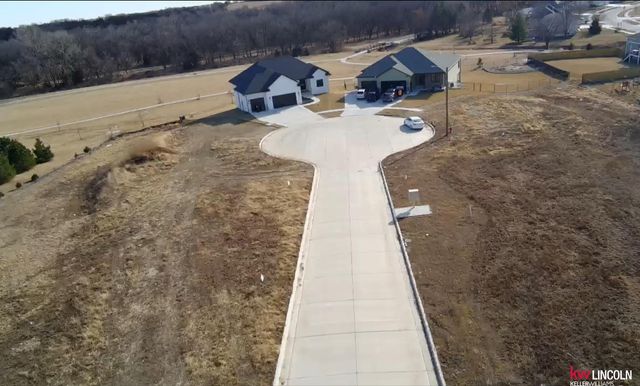 350 Cottonwood Court, Bennet, NE 68317