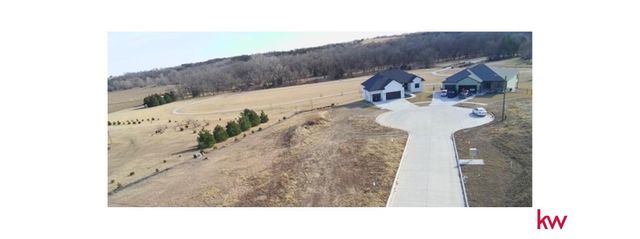 350 Cottonwood Court, Bennet, NE 68317