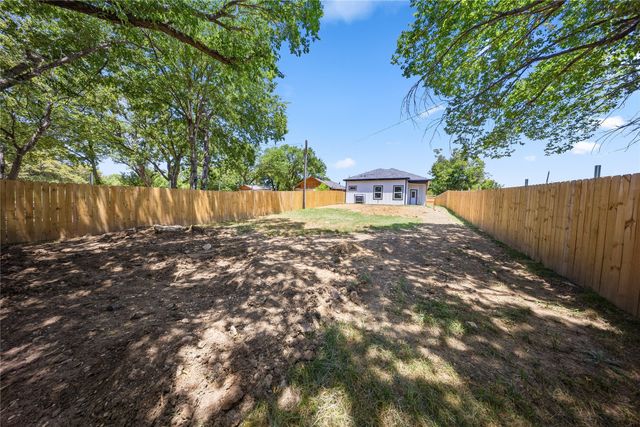 1818 E Tucker Street, Fort Worth, TX 76104